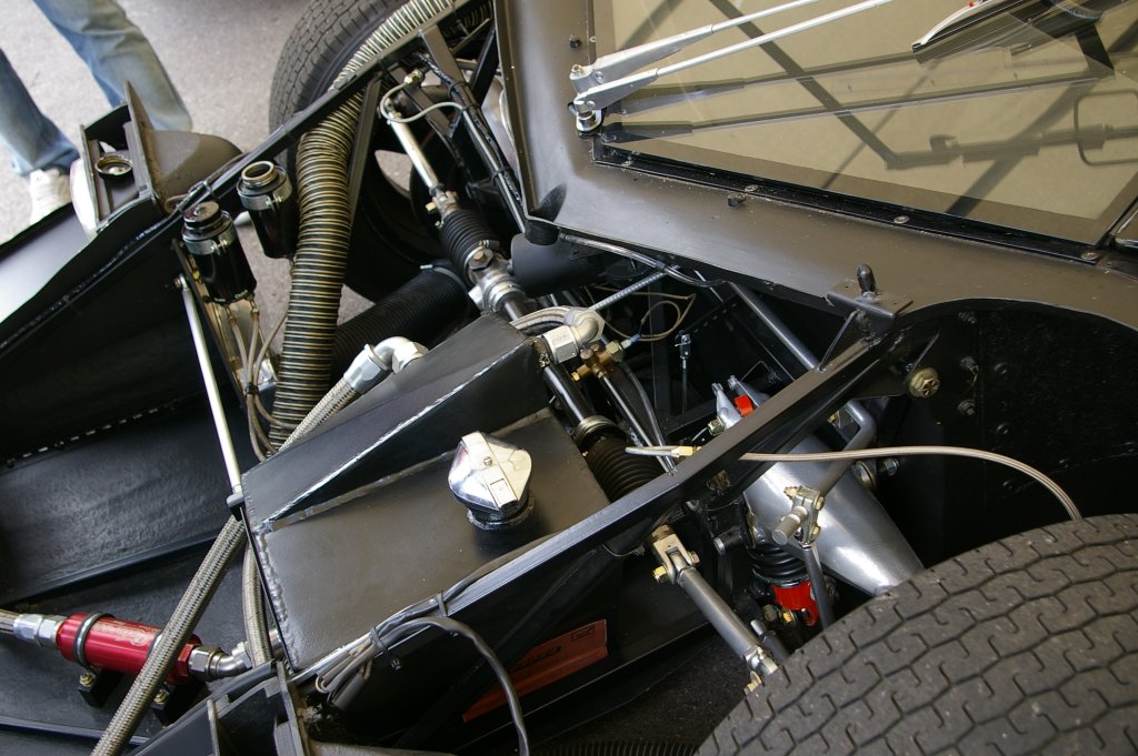 Front suspension detail